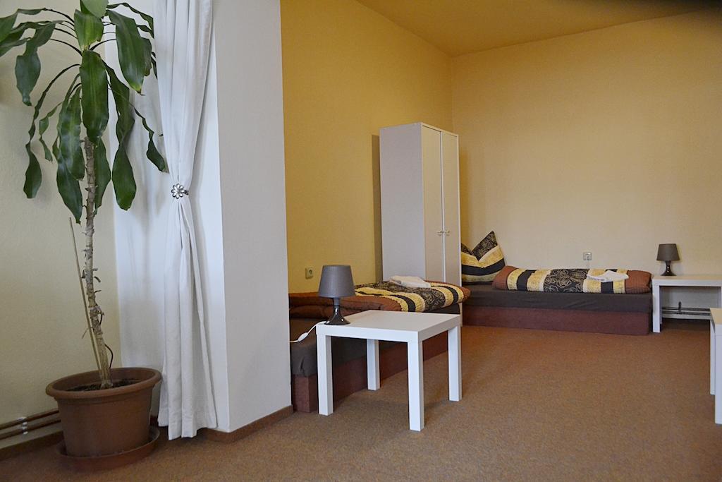 Apartman Namesti Hostinne Szoba fotó
