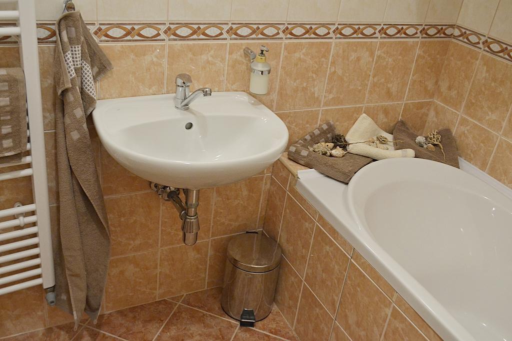 Apartman Namesti Hostinne Szoba fotó