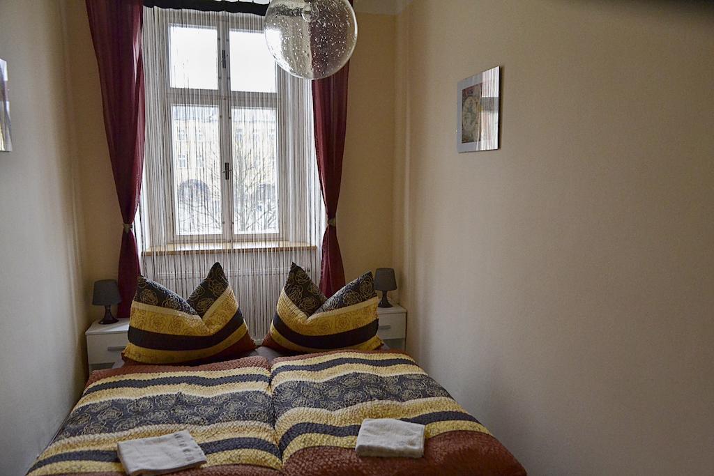 Apartman Namesti Hostinne Szoba fotó